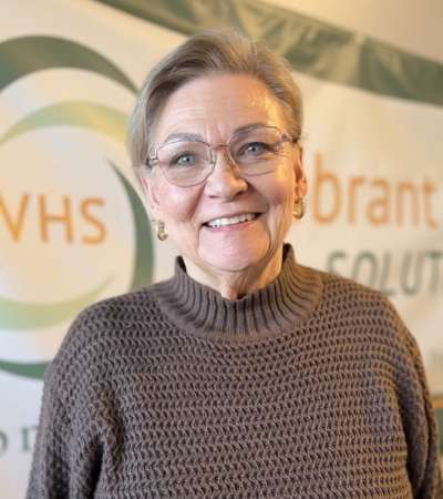 Nora-PTA-therapy-works-vibrant-health-solutions-Lawrence-KS